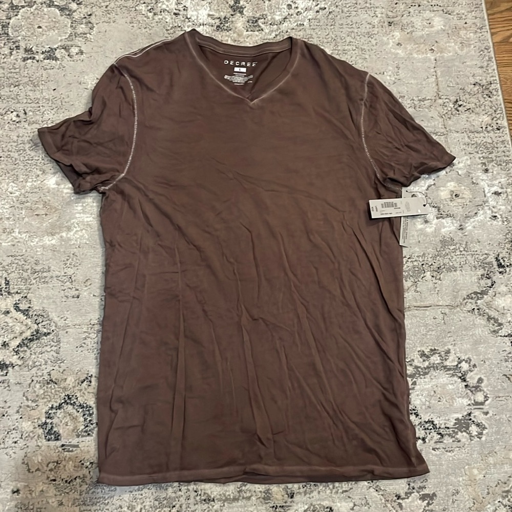 Brown v neck tee
